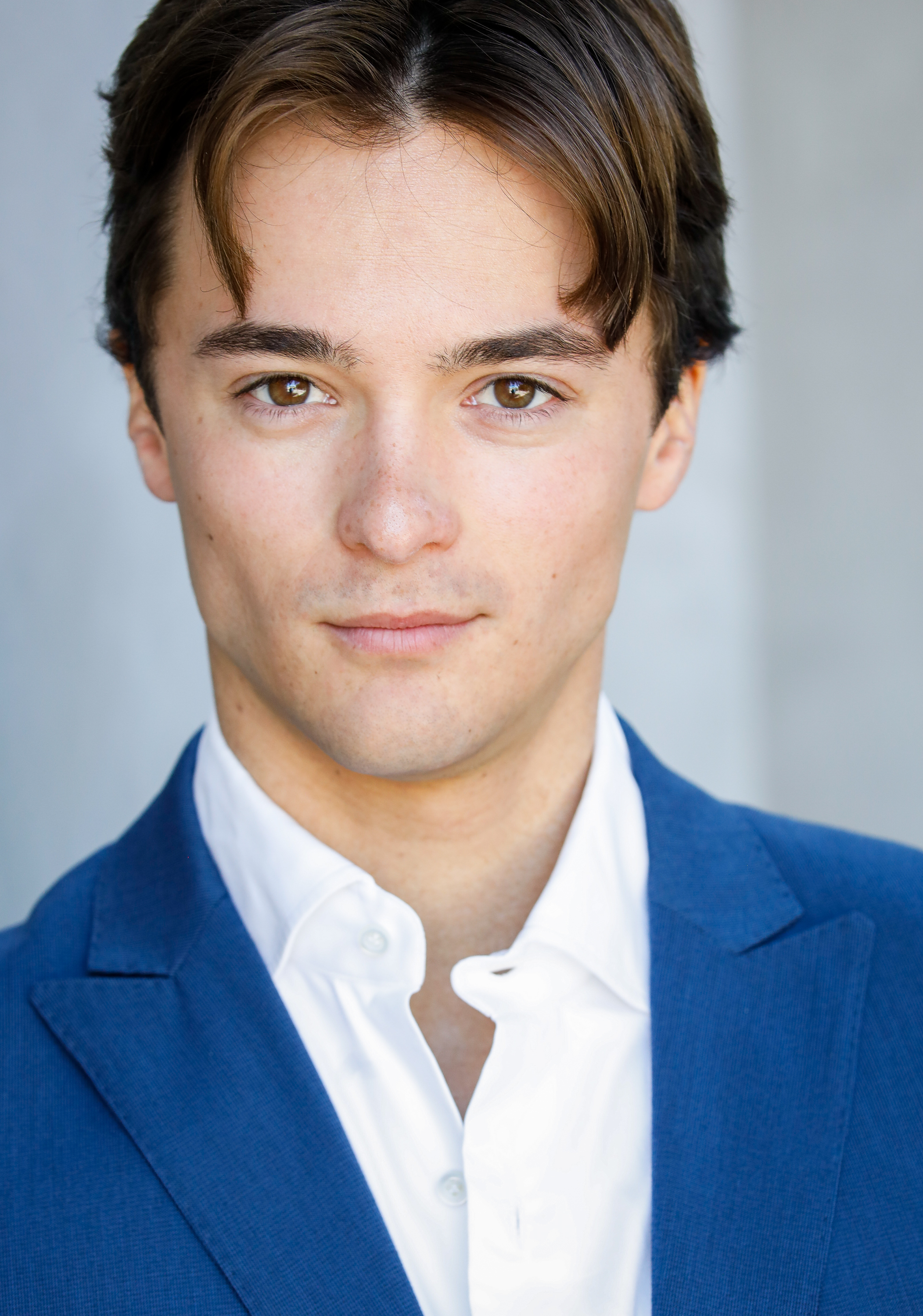 Leonardo Cecchi headshot in blue blazer